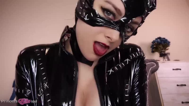 Catwoman costumed adventurer princess ellie idol joi