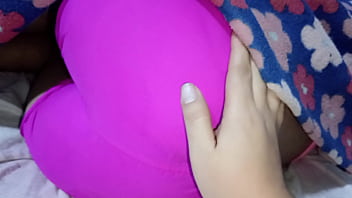 Mi hermanastro me confundi&oacute_ con su novia y me hizo sentir su polla boca abajo y no tuvo piedad, me hizo su perra hasta pre&ntilde_arme