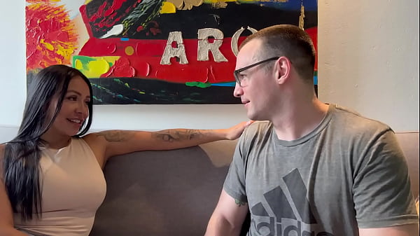 Teen sexy shows off Video